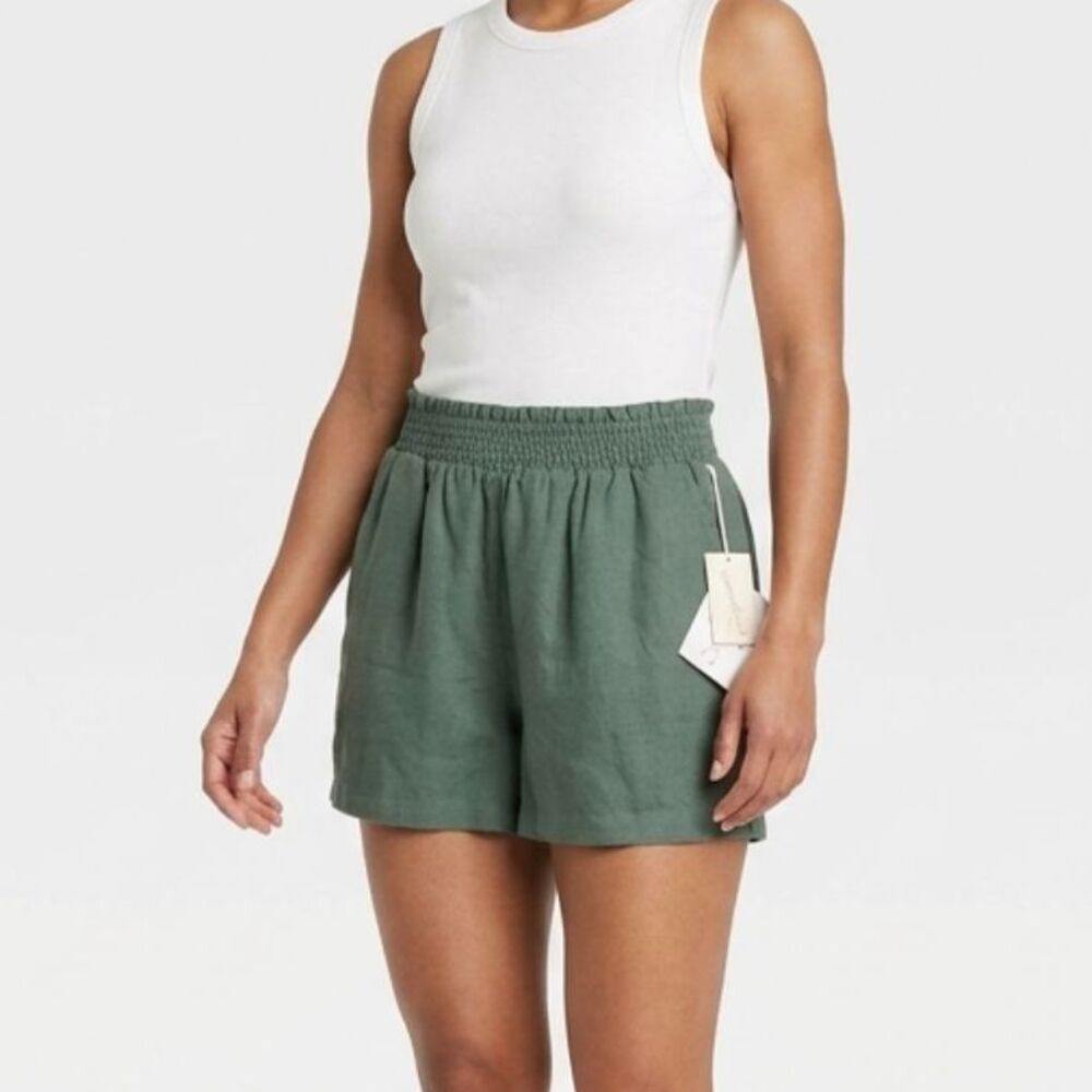 Universal Thread High Rise Elastic Waist Shorts Women's Relaxed Green Size M